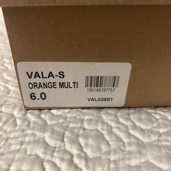 NEW Steve Madden Vala-S 4” high stiletto in size 6! - Picture 9 of 9